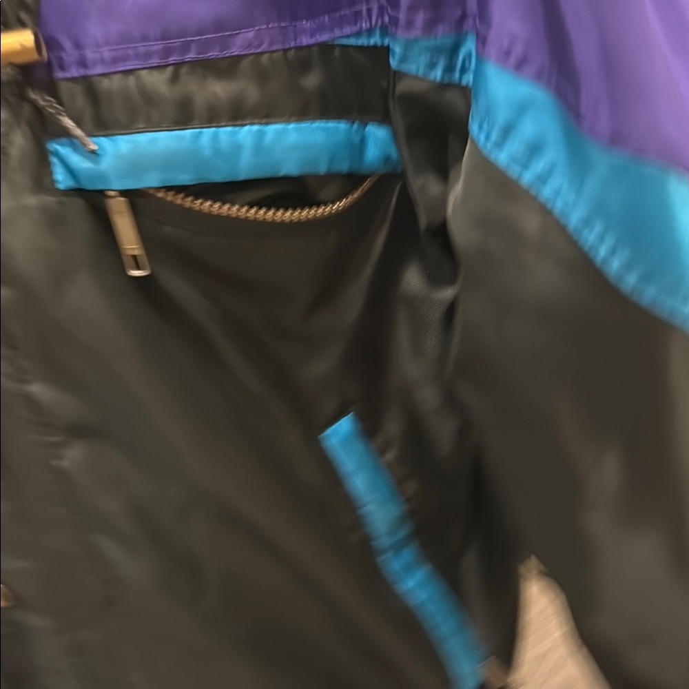 Vintage Veda 90s Black Jacket with Purple and Blue Highlights - Picture 4 of 7